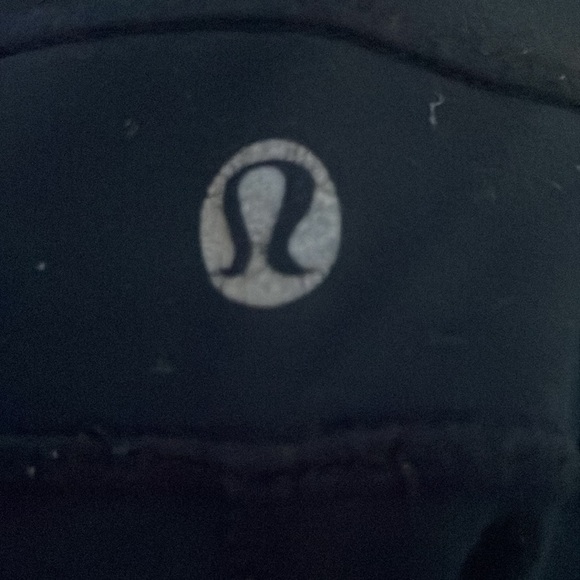 Lululemon E Black Cropped Leggings- 6. Preloved - Picture 3 of 4